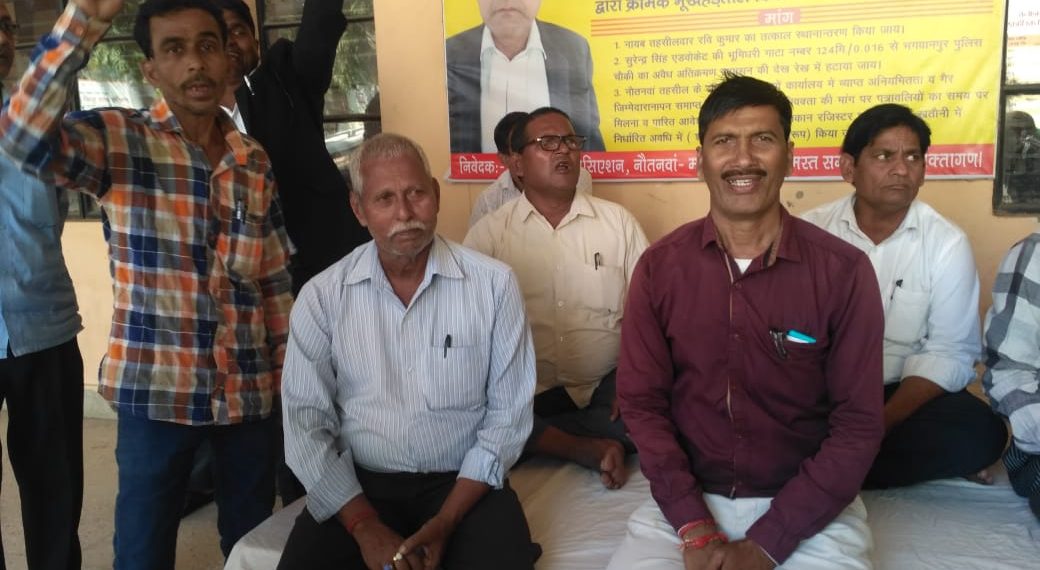 नौतनवा: अधिवक्ताओं का भूख हड़ताल लगातार सातवें दिन भी, क्रांतिकारी रूख अपनाने की सुगबुगाहट