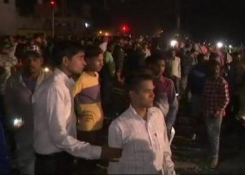 अमृतसर में बड़ी रेल दुर्घटना, पटरी पर दोनों तरफ बिखरी हैं लाशें