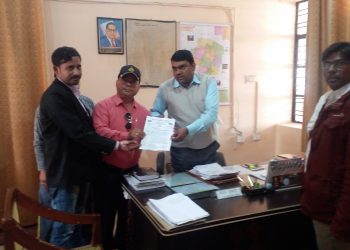 नौतनवा: नगर में घूम रहे लावारिस गायो एवं बैलों के सरंक्षण को लेकर एसडीएम को ज्ञापन, डी बी एस न्यूज से उपजिलाधिकारी की खास बातचीत की एक झलक