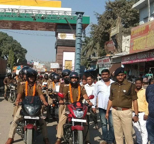 सुनौली: यातायात जागरूकता रैली की ब्यापारियों ने की खूब सराहना