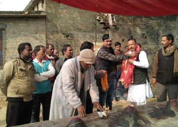 नौतनवा: जिला पंचायत सदस्य वसीम खान ने किया सड़क का शिलान्यास