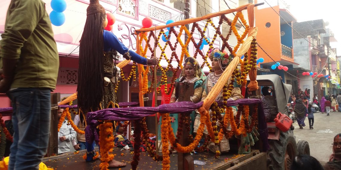 नौतनवां: माँ बनैलिया मंदिर के वार्षिकोत्सव का भव्य प्रभात फेरी में पूरा शहर भक्तिमय, झूमते दिखे लोग