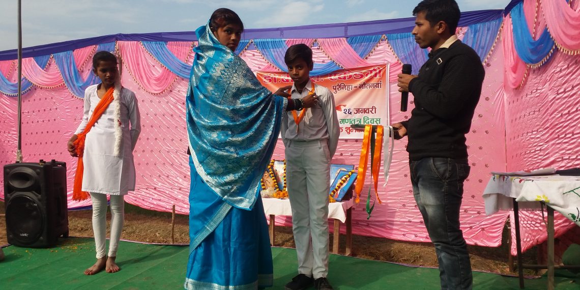 नौतनवा: डी बी एस एकेडमी के बच्चो ने गणतंत्र दिवस पर प्रेणादायक प्रोग्राम कर बिखेरा जलवा