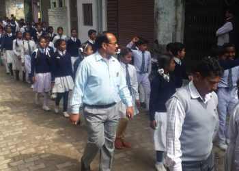 नौतनवा: नौतनवां नगर में बिभिन्न स्कूली बच्चो ने लगाए “पाकिस्तान मुर्दाबाद”