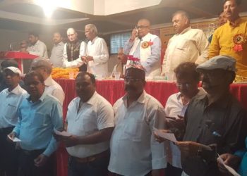 नौतनवां: जायसवाल समाज के पदाधिकारियों को मेयर ने दिलाई पद एवं गोपनीयता की शपथ