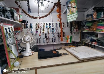 कुल्हूई: कपड़े की दुकान से चोरो ने ताला तोड़ सामान समेत हजारो उड़ाए, पुलिस बेखबर