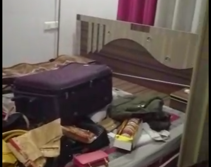 गोरखपुर: चोरो ने घर मे घुस कर लाखो के सामानों को ले कर हुए चम्पत, जांच में जुटी पुलिस