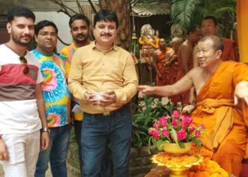 सुनौली थाई बुद्ध बिहार पर बौद्ध भिक्षुओं ने खेली होली