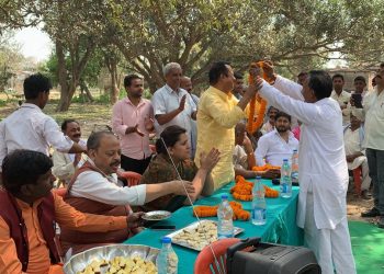 महराजगंज लोकसभा कांग्रेस प्रत्याशी सुप्रिया श्रीनेत ने किया क्षेत्र का दौरा