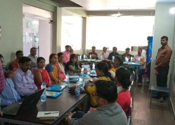 सृष्टि सेवा संस्थान एवं ब्रेक थ्रू के तत्वावधान में किशोर-किशोरी शशक्तिकरण एवं अधिकार पर बैठक