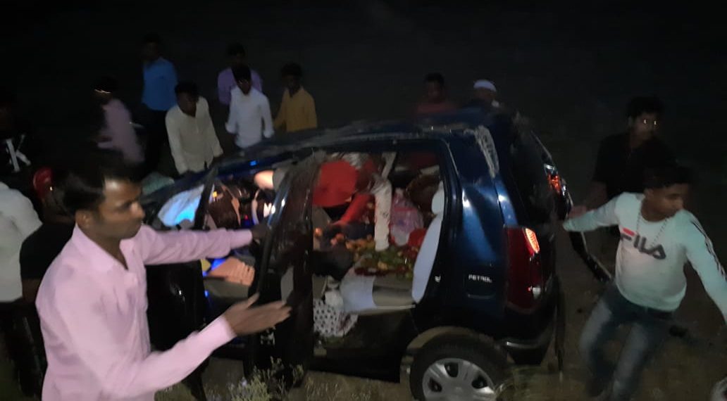 मेंहदावल से नौतनवां तिलक में आरही वैगनार से टैक्टर-ट्राली की टक्कर में पांच घायल