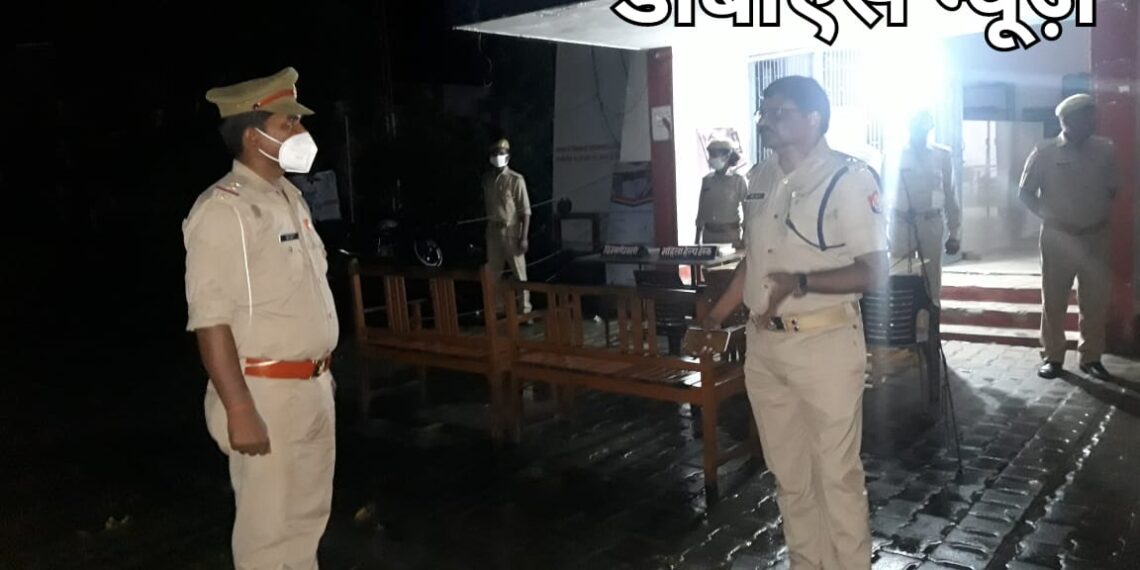 महराजगंज: एसपी प्रदीप गुप्ता ने पनियरा थाने का औचक निरीक्षण कर थाना प्रभारी को दिए आवश्यक दिशा निर्देश