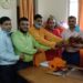 महराजगंज: विभिन्न शैक्षिक संगठनों के पदाधिकारियों ने बुके देकर व फूल मालाओं से किया नवागत बीएसए का स्वागत