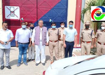 महराजगंज: जिलाधिकारी, जिला जज और पुलिस अधीक्षक ने जिला जेल का किया औचक निरीक्षण