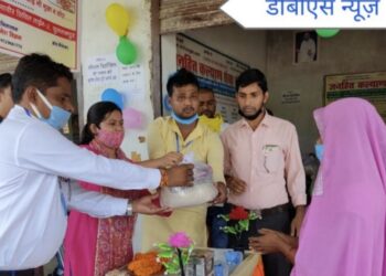 सुल्तानपुर: एडीओ पंचायत एवं श्रम प्रवर्तन अधिकारी ने जनहित अनाज बैंक का किया उद्घाटन