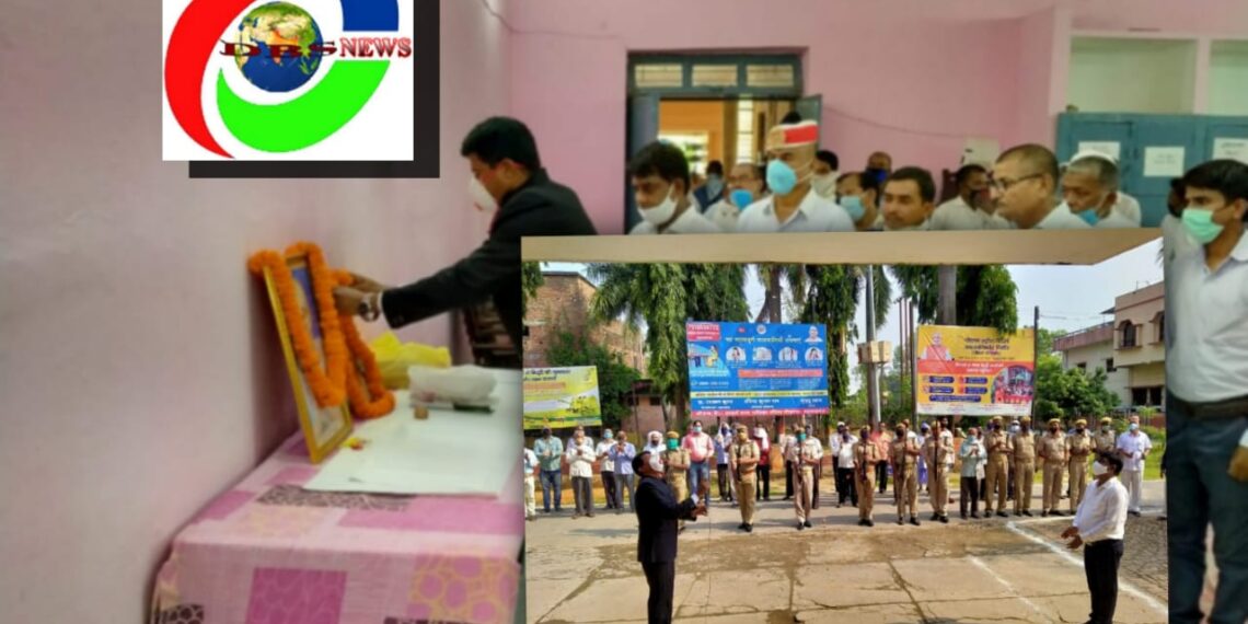 नौतनवा तहसील में एसडीएम ने किया झंडारोहण, विचार गोष्ठी में डाला गाँधी और शास्त्री के संदेश पर प्रकाश