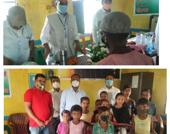 नौतनवां: भाजपा नेता समीर त्रिपाठी ने कंपोजिट विद्यालय बरवां में किया निःशुल्क ड्रेस वितरण, बच्चो के खिले चेहरे