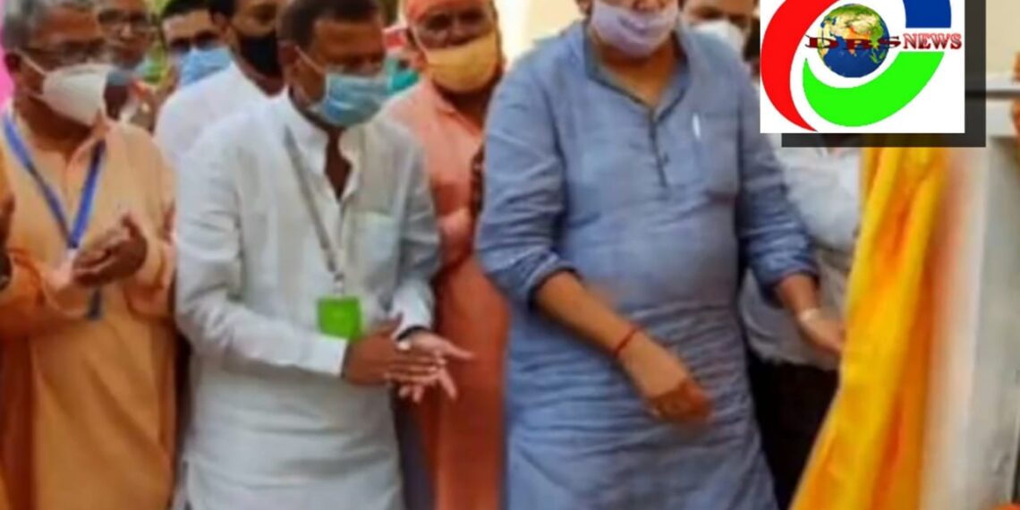 महाराजगंज: कांग्रेस के जिलाध्यक्ष समेत चार पदाधिकारियों को पुलिस ने हिरासत में लिया