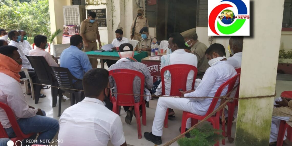 नौतनवा एसडीएम और सीओ के अध्यक्षता में समाधान दिवस में फरियाद लेकर पहुंचे फरियादी