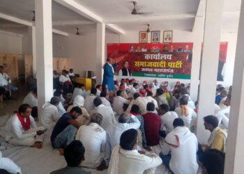 महराजगंज: नौंतनवां सहित जनपद के अन्य ब्लाकों के शिक्षकों ने सहयोग में अपने मृत शिक्षक साथी के परिवार को दिए 194500 रूपये