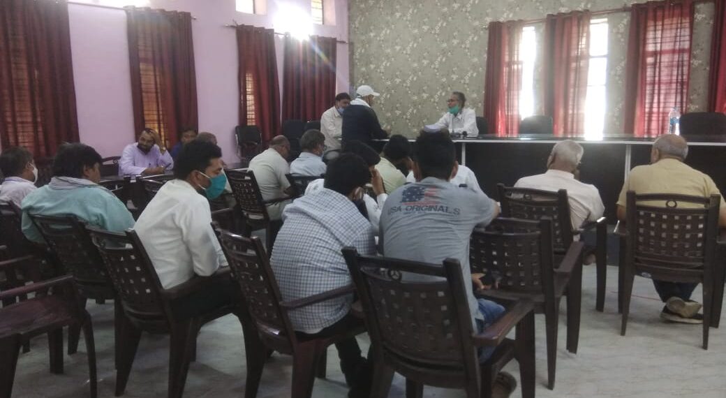 आज नौतनवां रेवन्यु बार के अधिवक्ता संघ की हुई बैठक