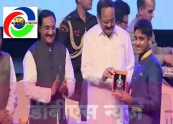 पिता के चिता को अग्नि देने के बाद बेटे अभिनव बरनवाल ने आईआईटी में लहराया परचम, देश मे 187वां रैंक लेकर बढ़ाया जिले का मान, उपराष्ट्रपति और एचआरडी मंत्री कर चुके है सम्मानित