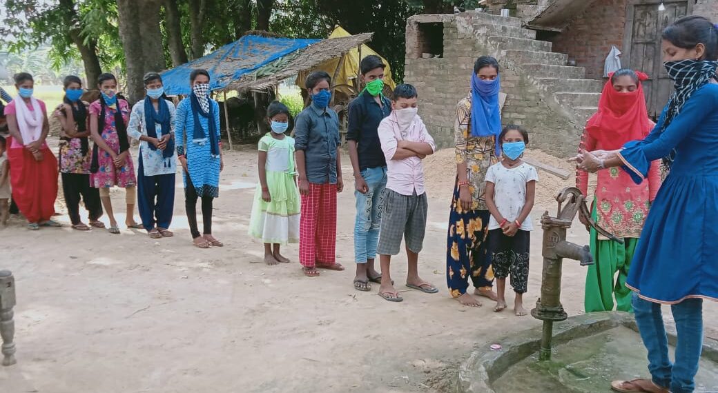 नौतनवां: अंतराष्ट्रीय हाथ धुलाई दिवस पर बच्चों को सिखाये हाथ धोने के छः स्टेप