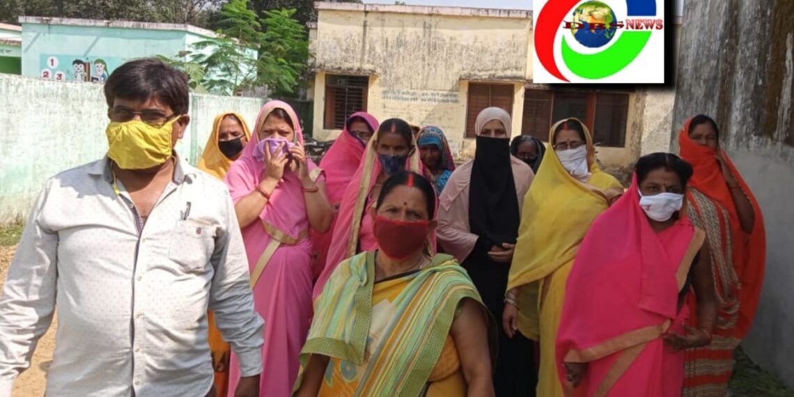 मेंहदावल: नारी कवच अभियान के तहत नन्दौर में निकाली रैली, महिलाओं को सुरक्षा और स्वालंबन का पढ़ाया पाठ