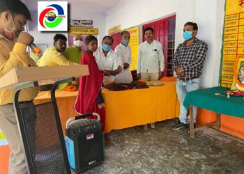 नौतनवां: निशुल्क गणवेश वितरण कार्यक्रम का अरघा में आयोजन, घर से ही शिक्षा के अलख को जगायेगा ‘रीड अलांग बोलो अप्प’