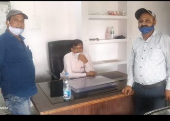 बुधवार को नौतनवा में दुकानों पर छापेमारी का व्यापार मंडल ने जताया विरोध, अधिकारियों से मिल की शिकायत