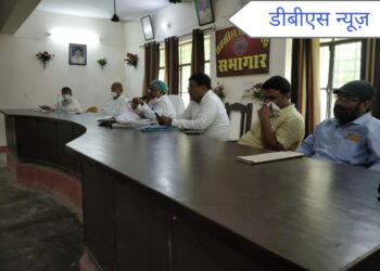 सिद्धार्थनगर: उपजिलाधिकारी व तहसीलदार ने शोहरतगढ़ तहसील के ब्लॉक में लगभग 66 बीएलओ को पंचायत चुनाव के सम्बंधित दी गयी ट्रेनिंग