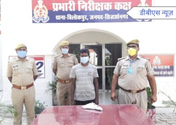 सिद्धार्थनगर: त्रिलोकपुर पुलिस द्वारा सक्रिय अपराधी की सूची में सूचीबद्ध अपराधी जंगीर एक अदद देशी तमंचा व दो जिन्दा कारतूस के साथ गिरफ्तार कर भेजा गया न्यायालय