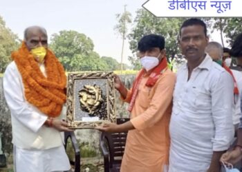 महराजगंज/बृजमनगंज: प्रधान संघ अध्यक्ष नन्हे सिंह ने डुमरियागंज के सांसद जगदम्बिका पाल का नगर पंचायत बृजमनगंज में किया जोरदार स्वागत