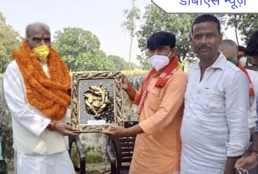 महराजगंज/बृजमनगंज: प्रधान संघ अध्यक्ष नन्हे सिंह ने डुमरियागंज के सांसद जगदम्बिका पाल का नगर पंचायत बृजमनगंज में किया जोरदार स्वागत