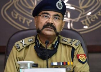 बलरामपुर: एडीजी प्रशांत कुमार ने किया बलरामपुर का दौरा गैंगरेप पीड़ित परिवार से करेंगे मुलाकात