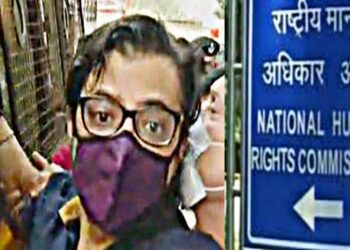 महराजगंज: अर्नब गोस्वामी के गिरफ्तारी के विरोध में मानवाधिकार आयोग से शिकायत, देश के पत्रकारों में आक्रोश