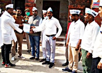 डुमरियागंज: पराली जलाने पर प्रशासनिक कार्यवाई व धान क्रय केंद्रों में व्याप्त अनियमितता के विरुद्ध आप नेता इमरान लतीफ ने दी आंदोलन की चेतावनी