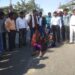 पुलिसिया लापरवाही में नौतनवां तहसील मुख्य मार्ग पर दस वर्षीय अचेत बलिका के साथ महिला धरने पर बैठी, सड़क जाम समर्थन में उतरे अधिवक्ता