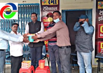 महराजगंज: जर्नलिस्ट प्रेस क्लब के नेतृत्व में समाचार पत्र विक्रेताओं को दीपावली की उपहार स्वरूप मिठाईयां और अन्य गिफ्ट देकर किया सम्मानित