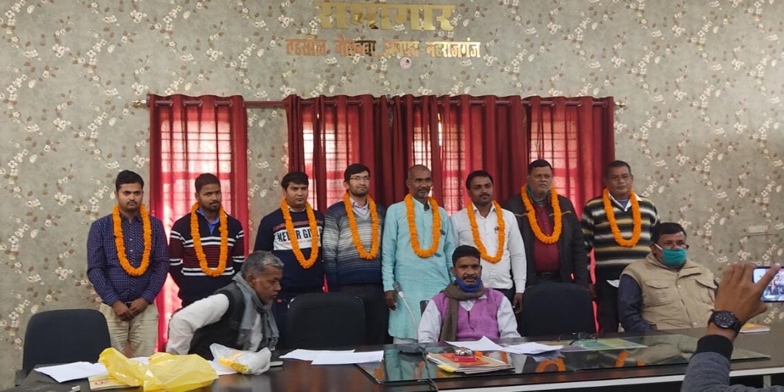 नौतनवां: लेखपाल संघ का चुनाव सम्पन, दीपक अध्यक्ष, कृष्णगोपाल और राघवेंद्र उपाध्यक्ष निर्विरोध हुए निर्वाचित