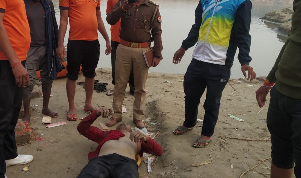 कैम्पियरगंज: राप्ती नदी में युवक का शव बरामद