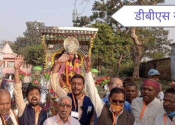 महराजगंज: बृजमनगंज में बुराई के प्रतीक रावण दहन कर नगर में निकाली झांकी