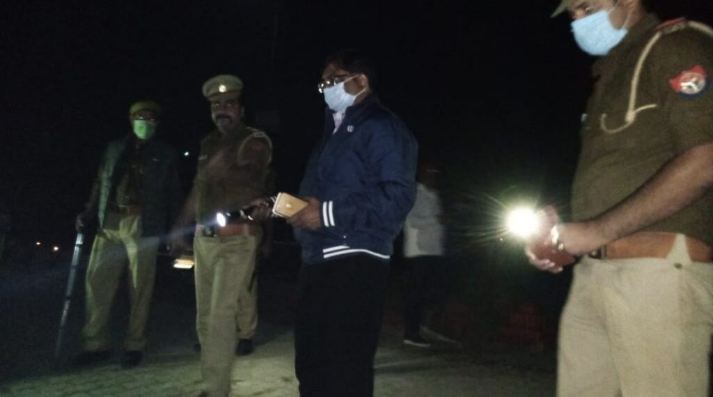 महराजगंज: नगर पंचायत बृजमनगंज में छठ घाट का पुलिस अधीक्षक प्रदीप गुप्ता ने किया निरीक्षण