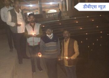 महराजगंज: बृजमनगंज शिवालय पोखरे पर दीप जला कर देव दीपावली का त्योहार मनाया गया