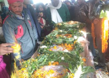 शहीद की पार्थिव शरीर पहुची गांव, ग्रामीणों ने दी अंतिम विदाई