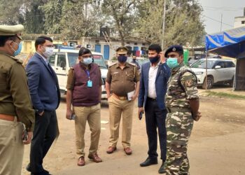 सोनौली पहुंचे डीएम और एसपी, कृषि कानून के बिरोध में भारत बंद पर प्रशासन रहा चौकस