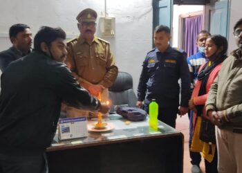 भारत नेपाल पुलिस और विभिन्न एनजीओ के साथ बेलहिया चौकी में मानव तस्करी के रोकथाम को लेकर हुई बैठक