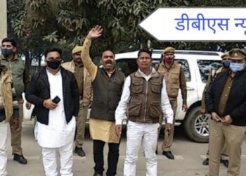 महराजगंज: अखिल भारतीय कांग्रेस पार्टी के आह्वान पर किसानों के समर्थन में प्रदर्शन कर रहे प्रदेश उपाध्यक्ष वीरेंद्र चौधरी सहित कार्यकर्ताओ को फरेंदा पुलिस ने किया गिरफ्तार