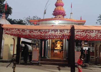 नौतनवां: माता बनैलिया मंदिर परिसर सज कर तैयार, 20 जनवरी शोभा यात्रा की तैयारियों में सज रहा नगर