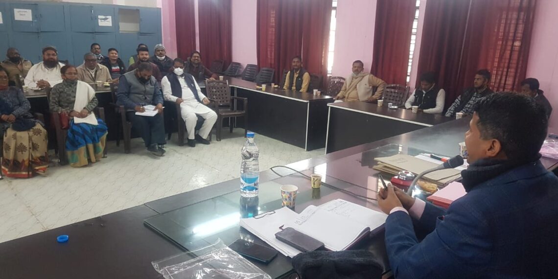 नौतनवां तहसील में कुतुबखाना बनाने को लेकर आगे आये तमाम गणमान्य, सभागार में बैठक